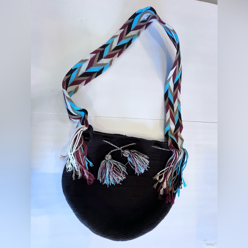 WÜITÜSÜ Handmade Wayuu Mochila Bag